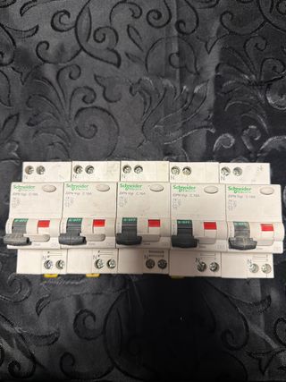 Schneider DPN Vigi C 16A Interruptores (5 uds)