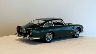 Maqueta Aston Martin DB5 Autoart escala 1:18
