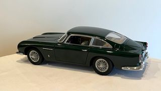 Maqueta Aston Martin DB5 Autoart escala 1:18