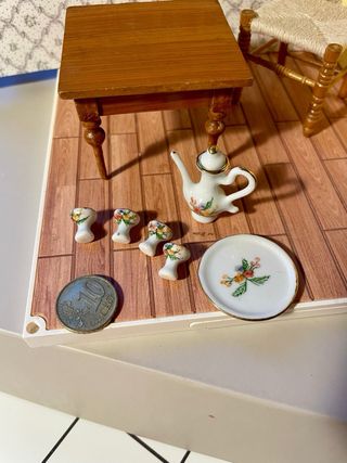 Servizio da tè dipinto a mano per casa delle bambo