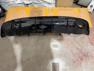 Difusor trasero negro brillante AUDI RS7