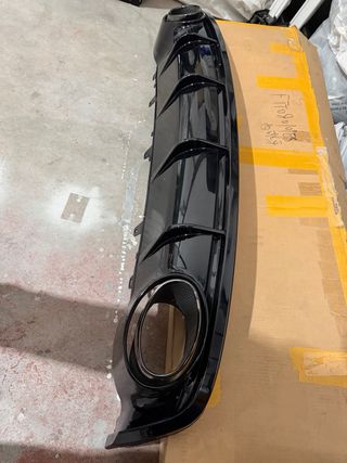 Difusor trasero negro brillante AUDI RS7