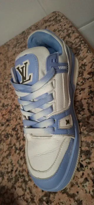 Zapatillas Louis Vuitton Azul y Blanco