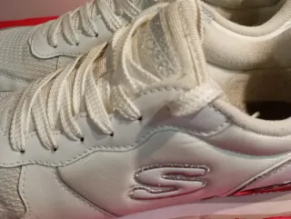 Zapatillas Skechers Mujer Blancas y Plateadas