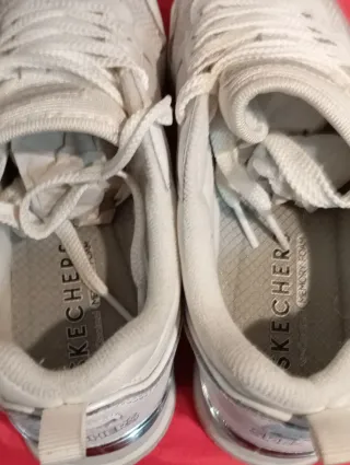 Zapatillas Skechers Mujer Blancas y Plateadas