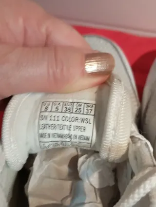 Zapatillas Skechers Mujer Blancas y Plateadas