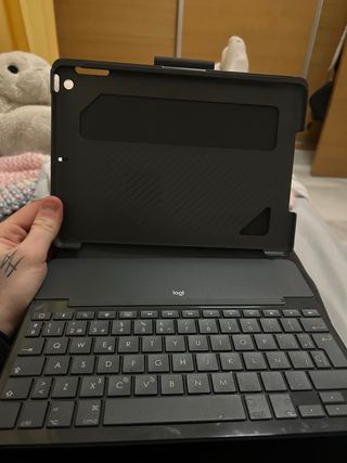 Funda de tablet con teclado