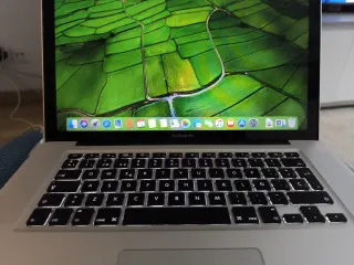 Portátil Apple MacBook Pro Gris Espacial