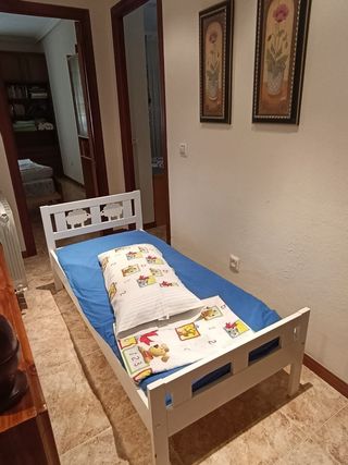 Cama infantil blanca IKEA