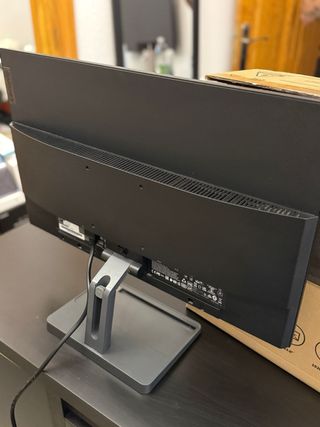 Monitor Lenovo 24'' Full HD + Altoparlanti GRATIS