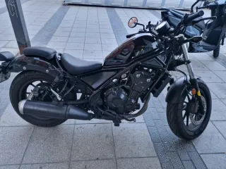 Honda Rebel 500 Negra