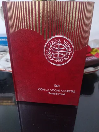 Novela:Con LA Noche a cuestas