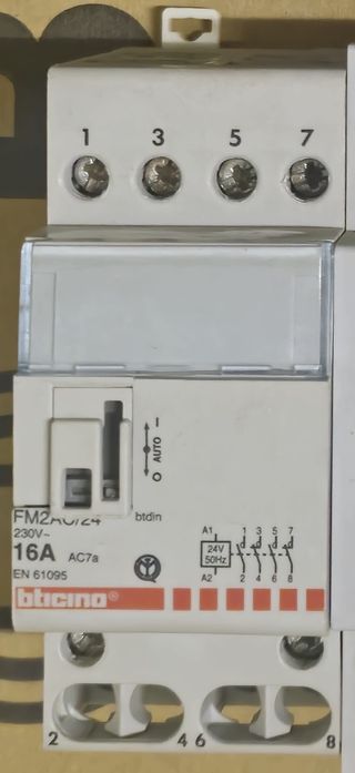 Contattore modulare Bticino FM2 AC/24 16A