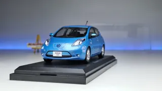 Nissan Leaf 1/43 Hachette Japan