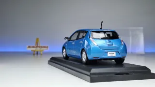 Nissan Leaf 1/43 Hachette Japan