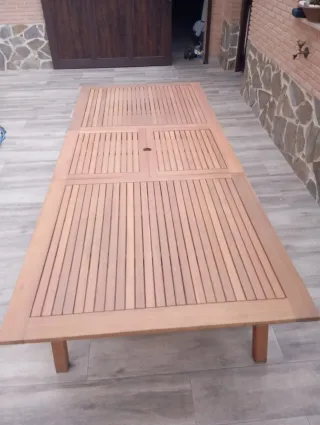 Mesa de jardín extensible de madera