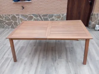 Mesa de jardín extensible de madera