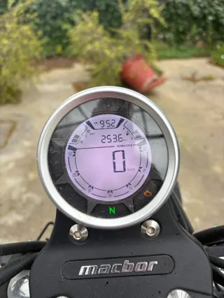 Macbor Rockster 125 Roja y Negra