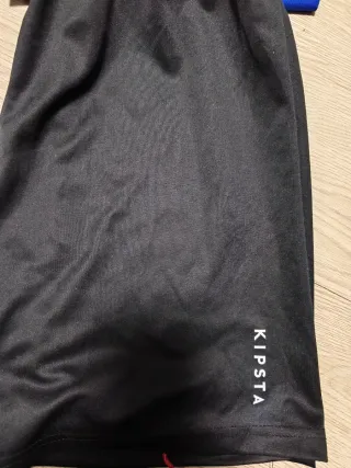 camiseta y pantalón corto Kipsta. iES Benicalap.