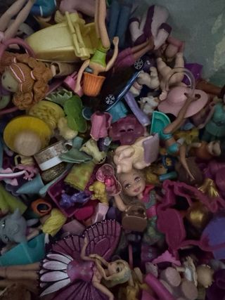 Lote muñecas y accesorios