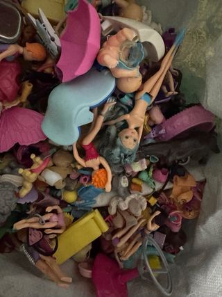 Lote muñecas y accesorios