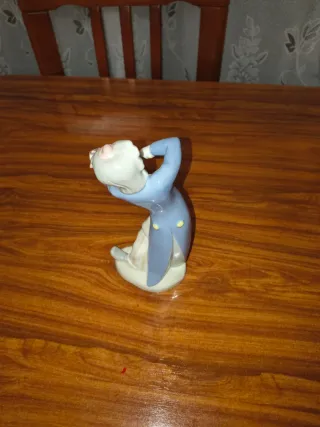 Figura de porcelana músico