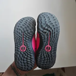 Botas de fútbol Nike niño rosa