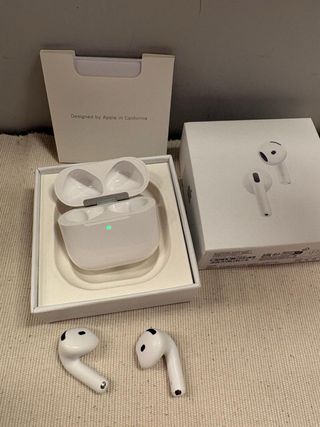 Apple Airpods 4 (ultimo modello) -come NUOVE
