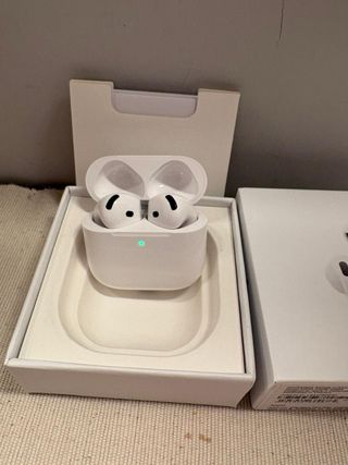 Apple Airpods 4 (ultimo modello) -come NUOVE