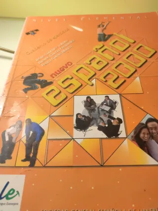 Nuevo español 2000, libro y cuaderno de ejercicios