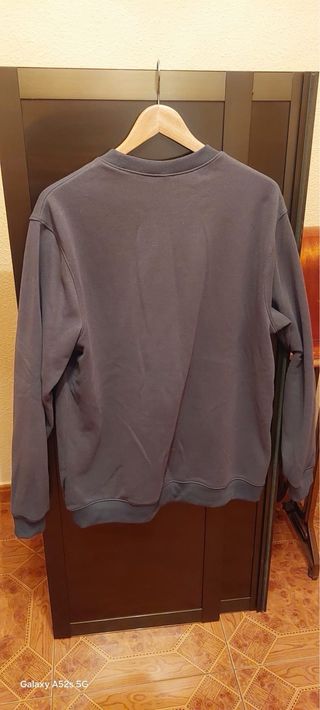 Chaleco de caza verde, pantalones, camisas...