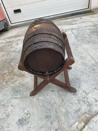 Barrilete antiguo madera y metal