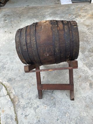 Barrilete antiguo madera y metal