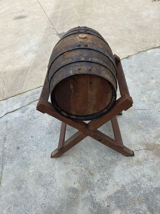 Barrilete antiguo madera y metal