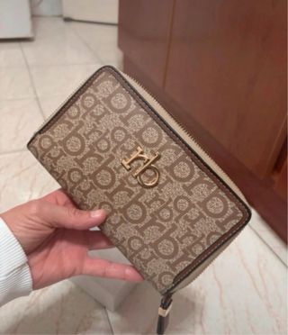 Portafoglio donna con logo RB