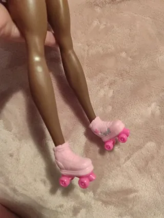 Barbie patinadora con patines