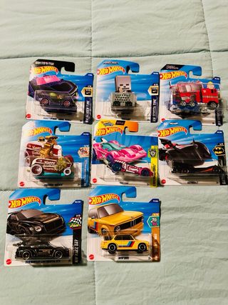 Hot Wheels 6 autos morados y dorados