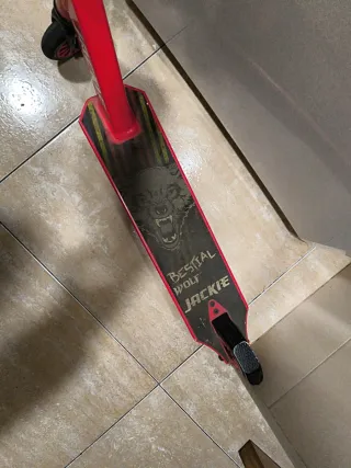 Patinete Bestial Wolf Jackie Rojo