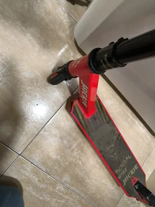 Patinete Bestial Wolf Jackie Rojo