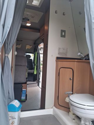 Campervan profesional conversion 6 plazas