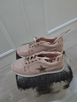 Zapatillas rosas y doradas con estrella