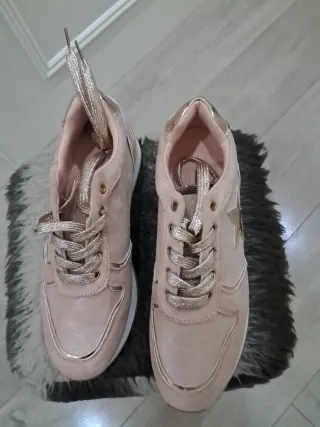 Zapatillas rosas y doradas con estrella