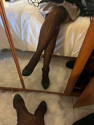 Medias negras con diseño verde