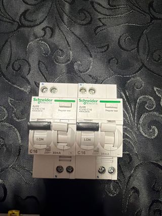 Schneider Electric Acti9 ICV40 C16