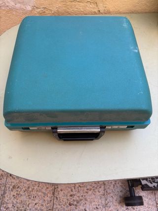 Máquina de escribir antigua verde