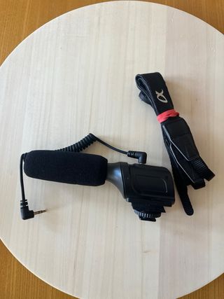 Sony a6300 4K + objetivo 16-50 + micrófono y acces