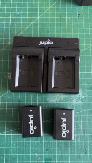 Sony a6300 4K + objetivo 16-50 + micrófono y acces