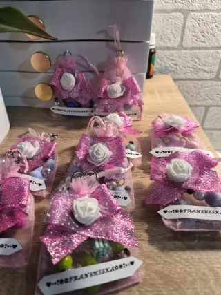 Llaveros decorativos para bolsitas de fiesta