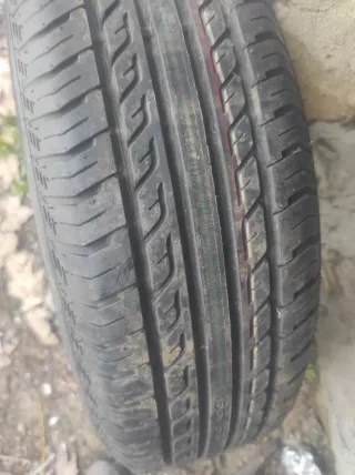 Neumático WINDFORCE 165/65 R14 con llanta