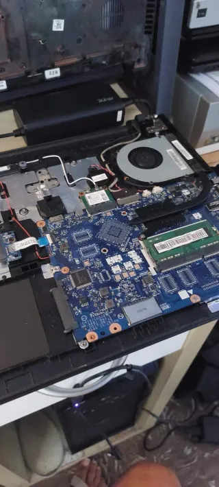 Reparaciones  pc , portátiles  ,etc